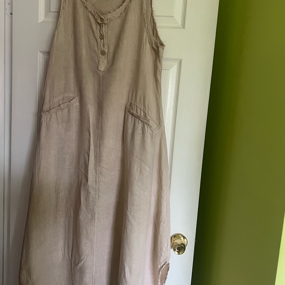 Chic Beige Sleeveless Maxi Dress